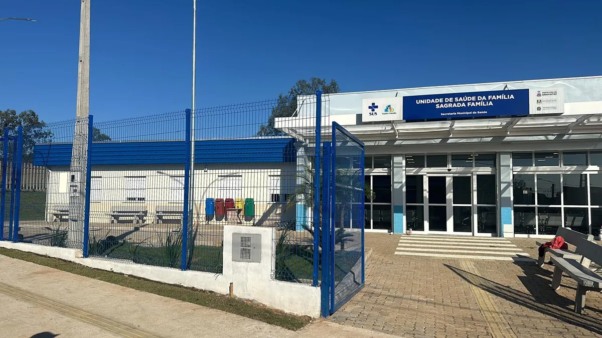 Unidade de Saúde da Família Sagrada Família com fachada e acesso concluídos